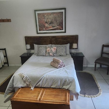 Mimosa Guesthouse Colesberg Exteriör bild